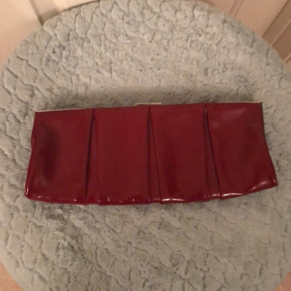 Red clutch